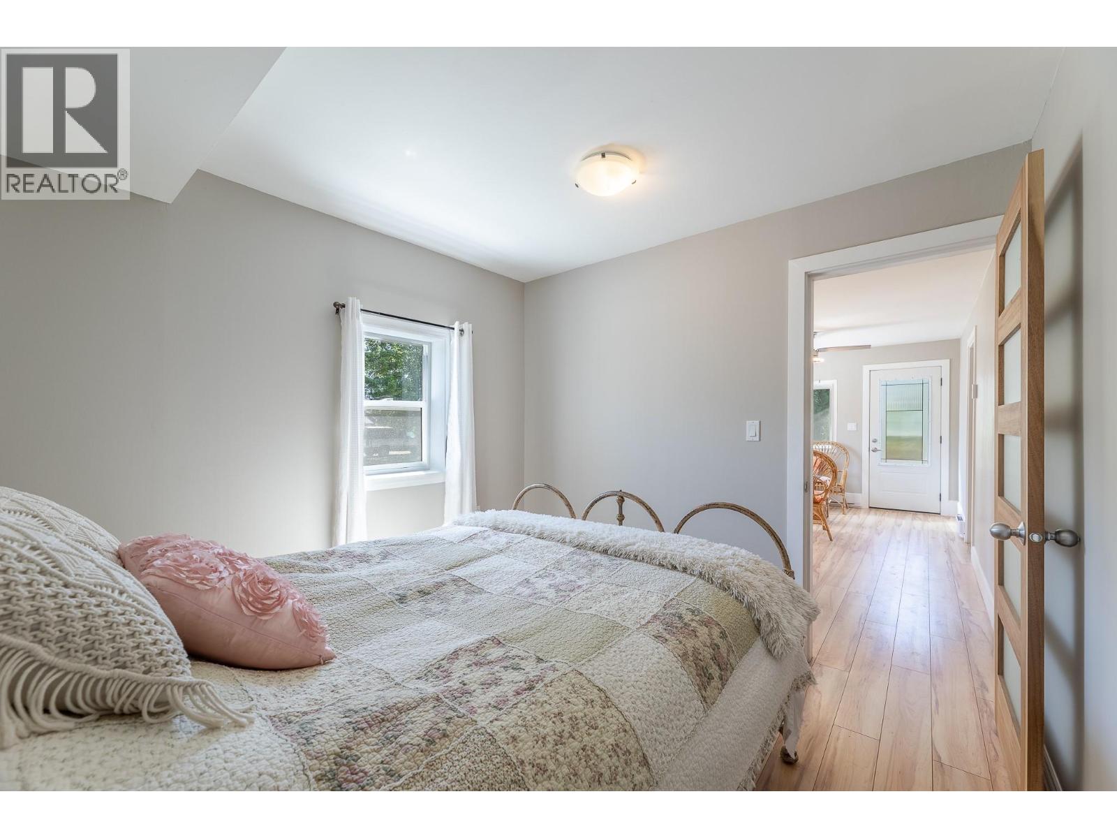 430 6th Avenue Property Photo 13