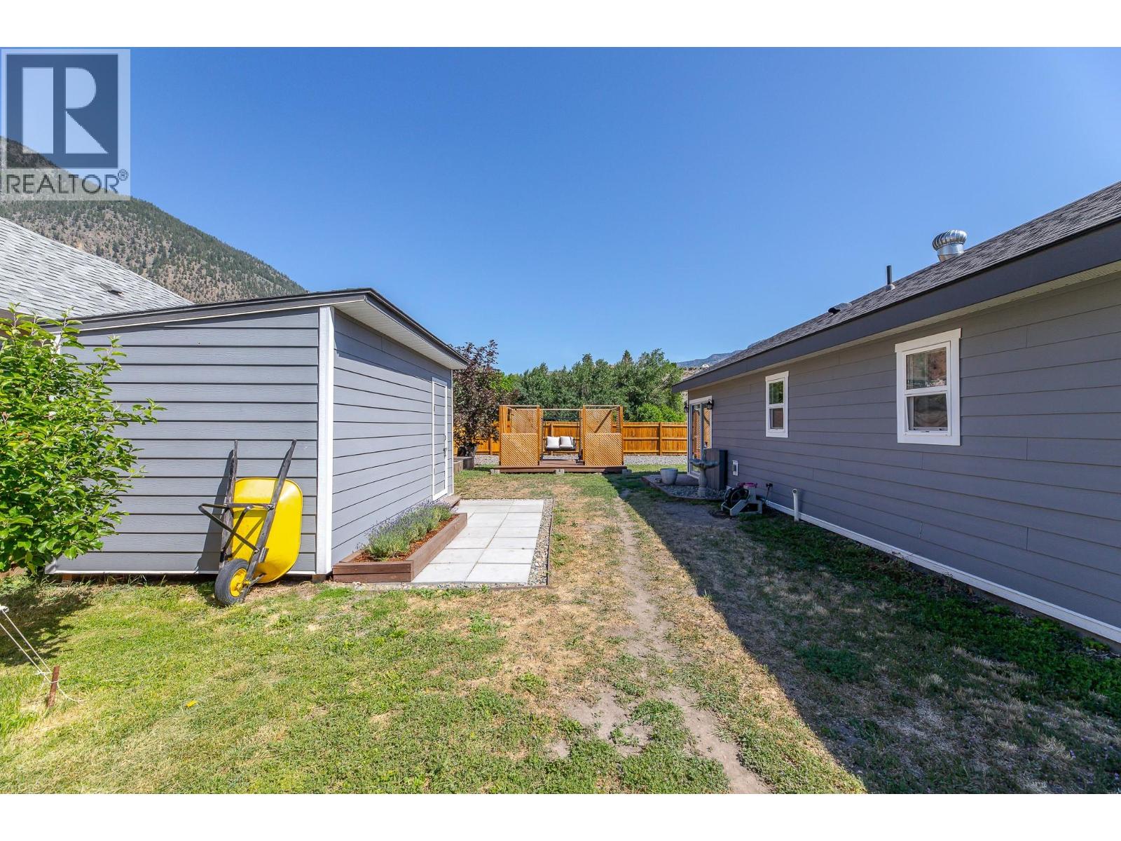 430 6th Avenue Property Photo 27