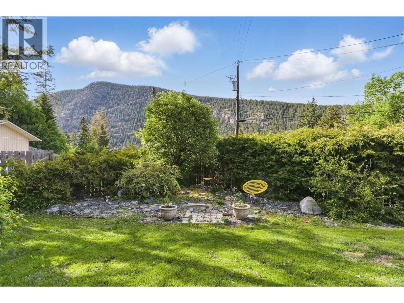 2250 Paul Lake Road Property Photo 12