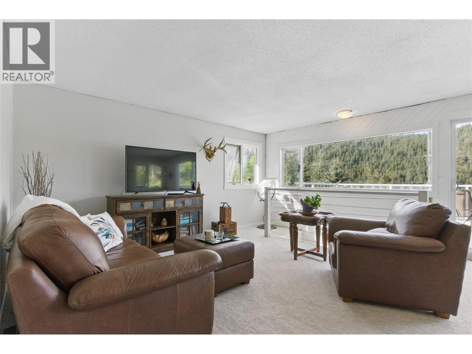2250 Paul Lake Road Property Photo 32