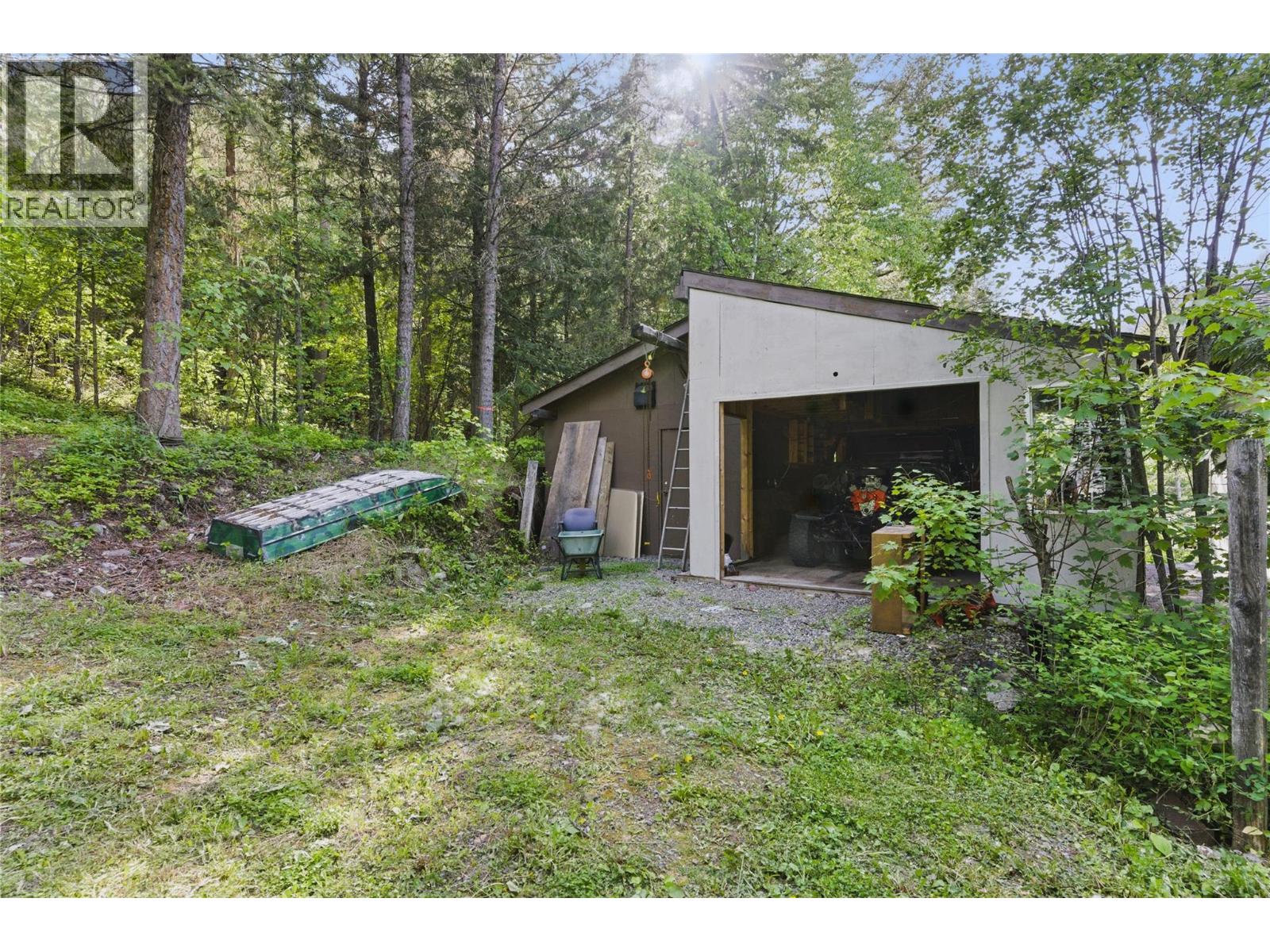 2250 Paul Lake Road Property Photo 38