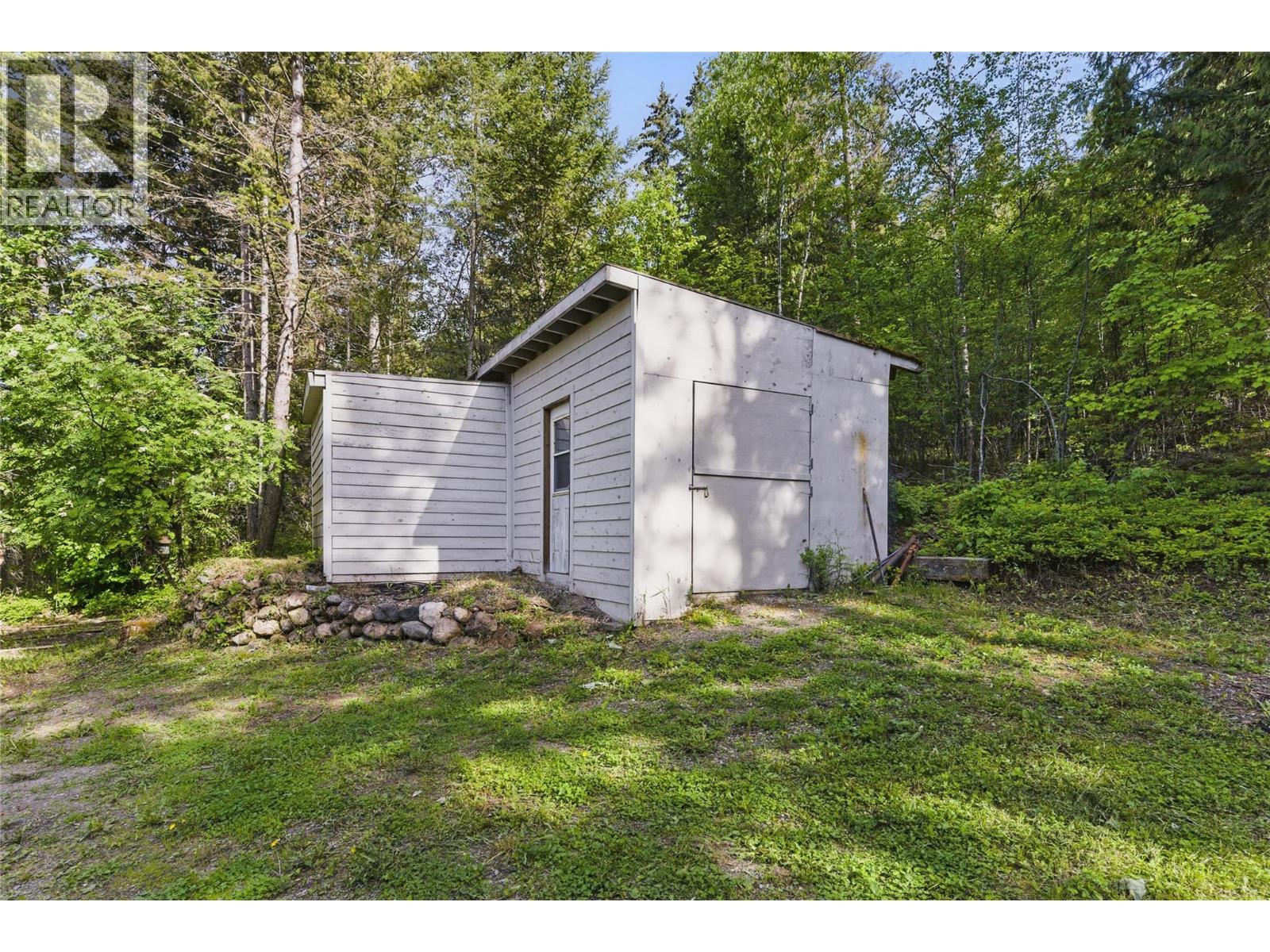 2250 Paul Lake Road Property Photo 39