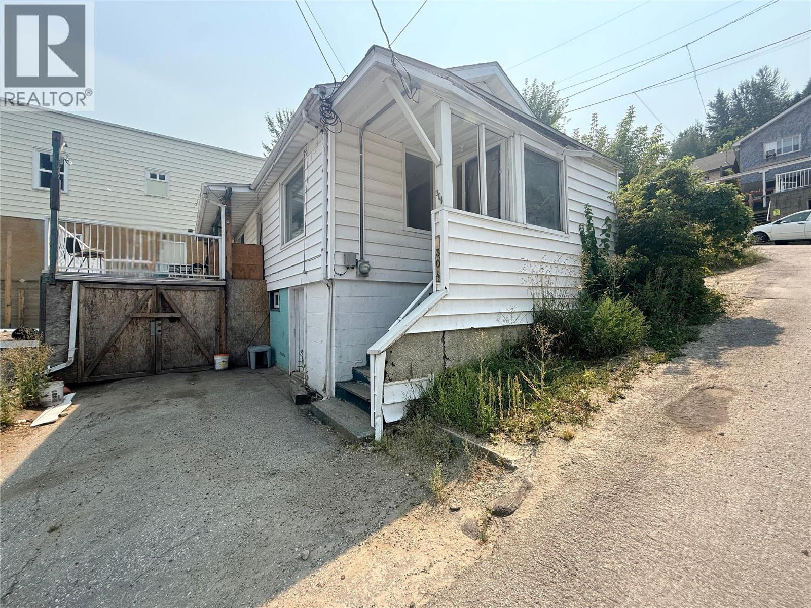 304 McAnally Street