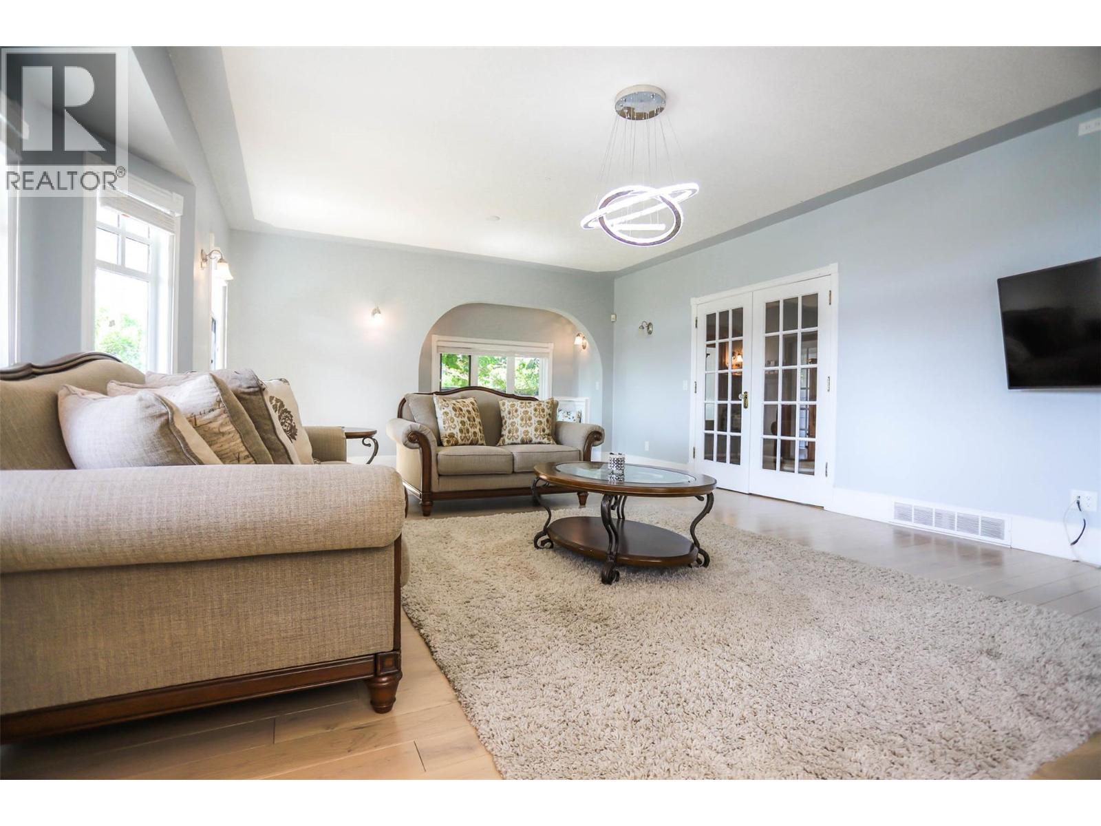124 Mctavish Avenue Property Photo 11