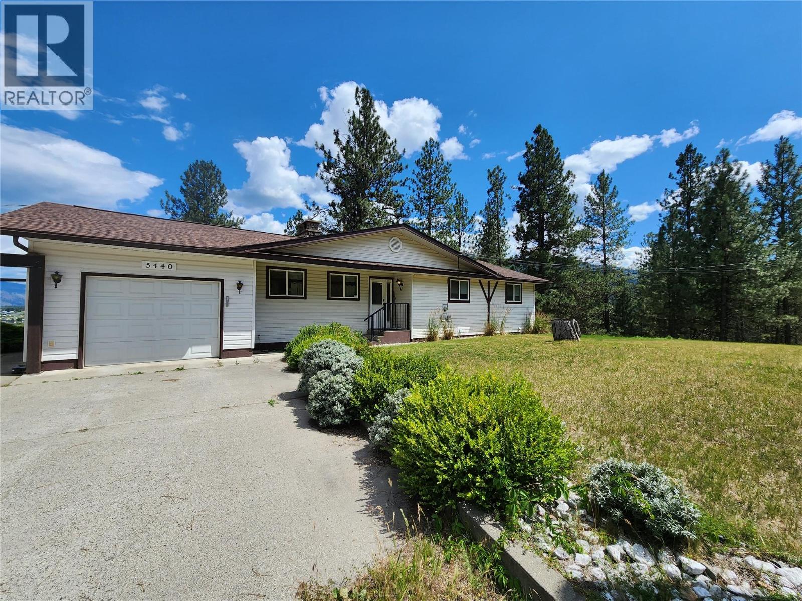 5440 41 Highway Property Photo 1