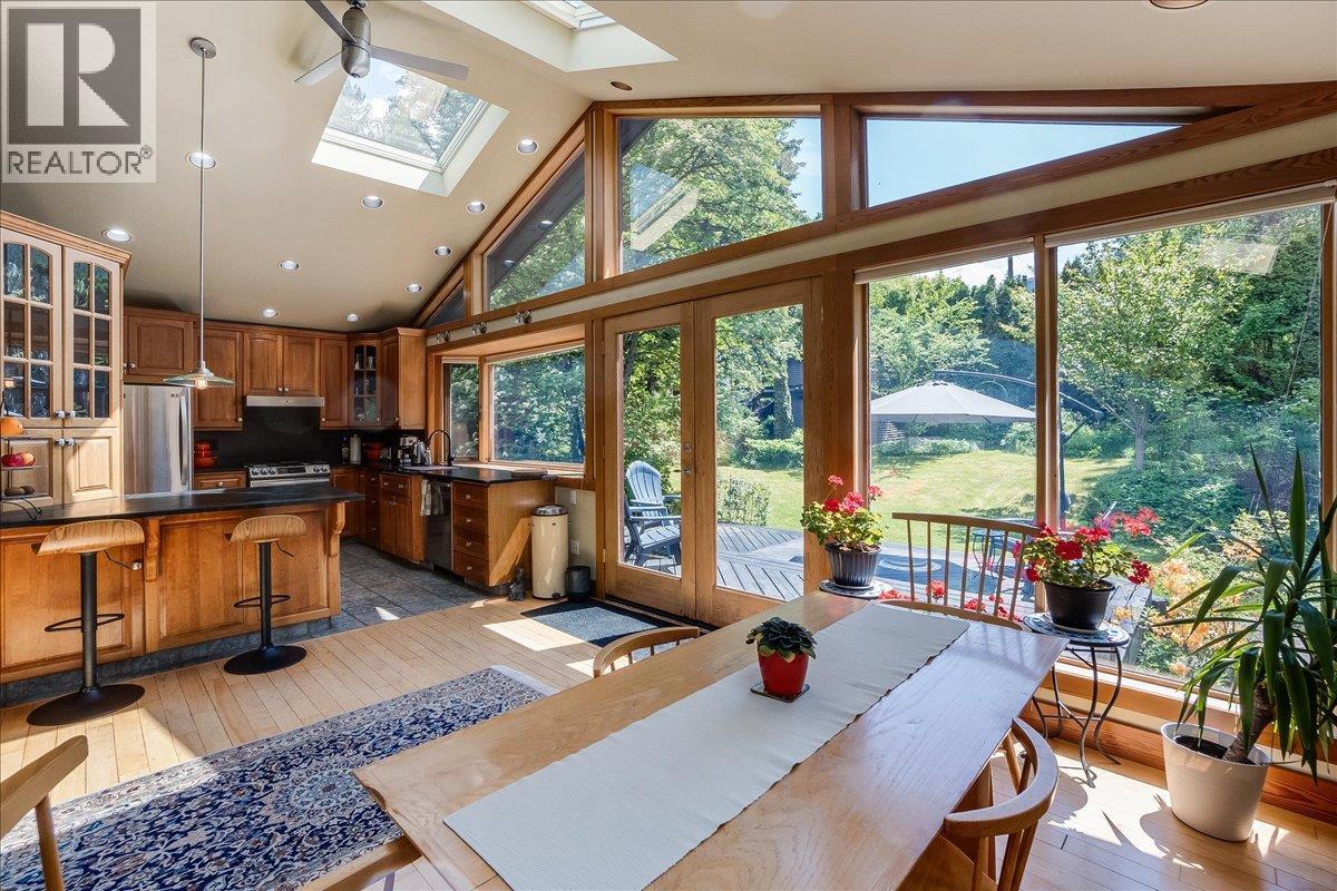 1001 Gilker Street Property Photo 10