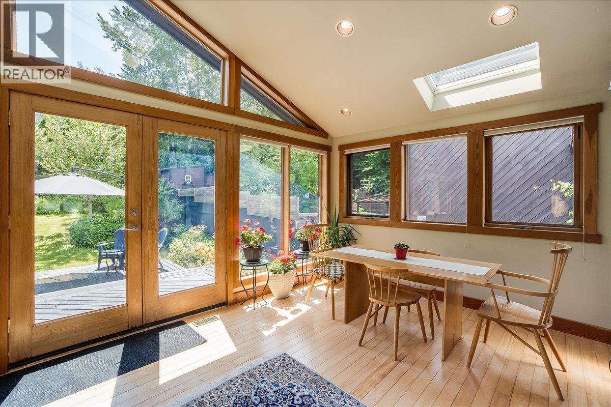 1001 Gilker Street Property Photo 11