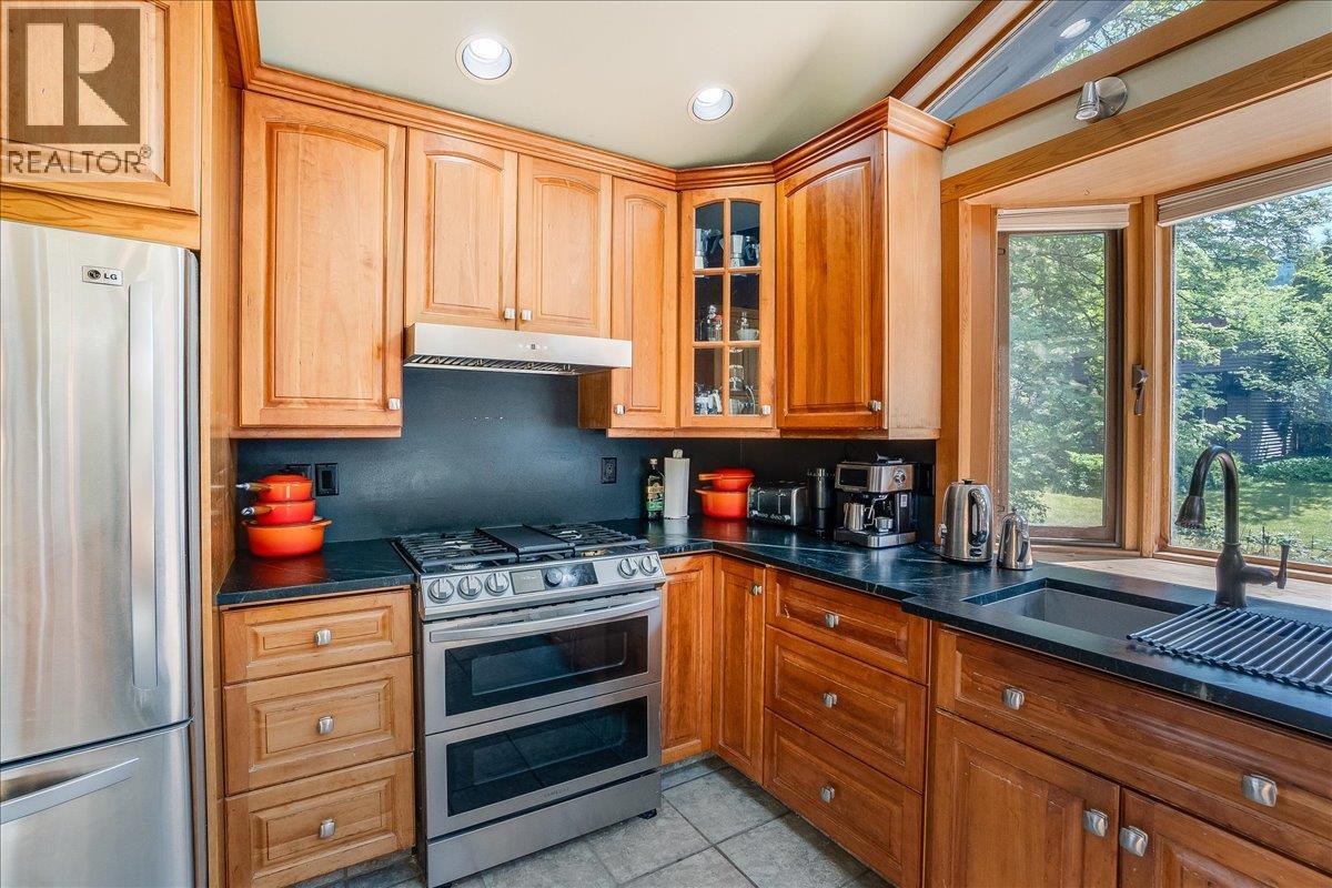 1001 Gilker Street Property Photo 14