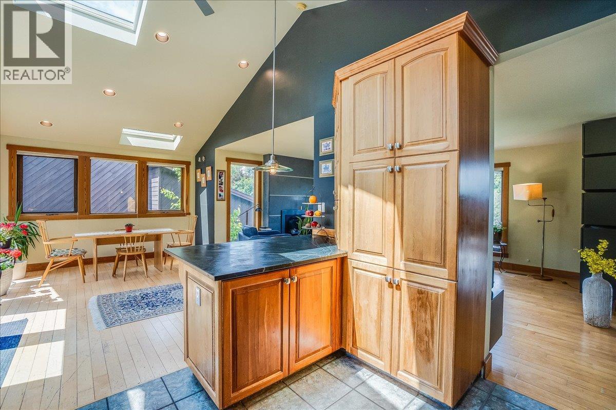 1001 Gilker Street Property Photo 16