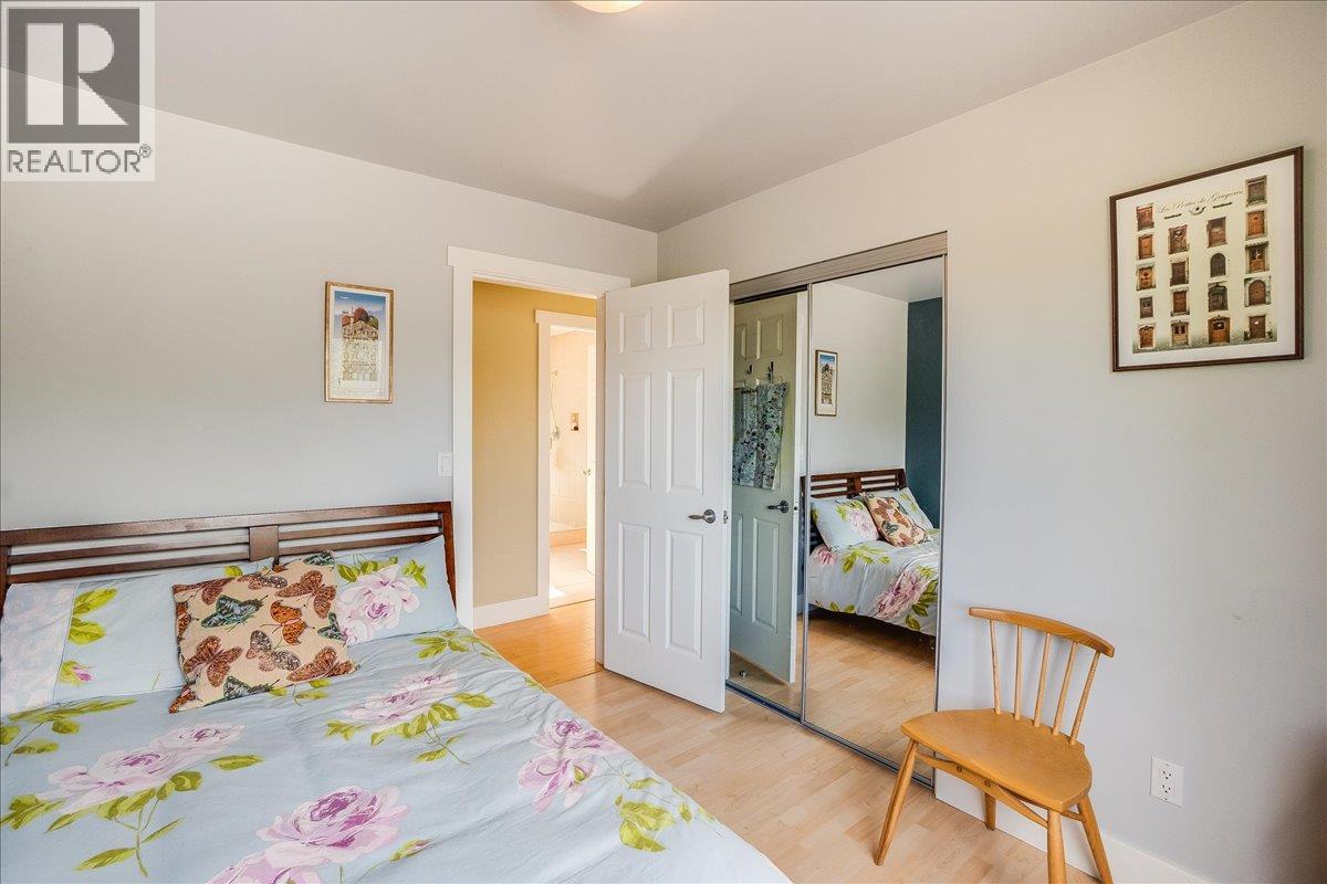 1001 Gilker Street Property Photo 20