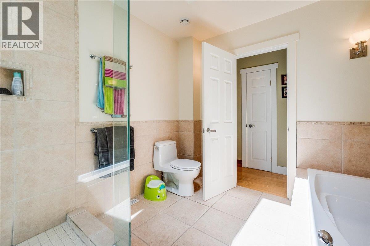 1001 Gilker Street Property Photo 22