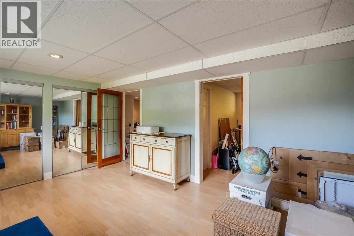 1001 Gilker Street Property Photo 29