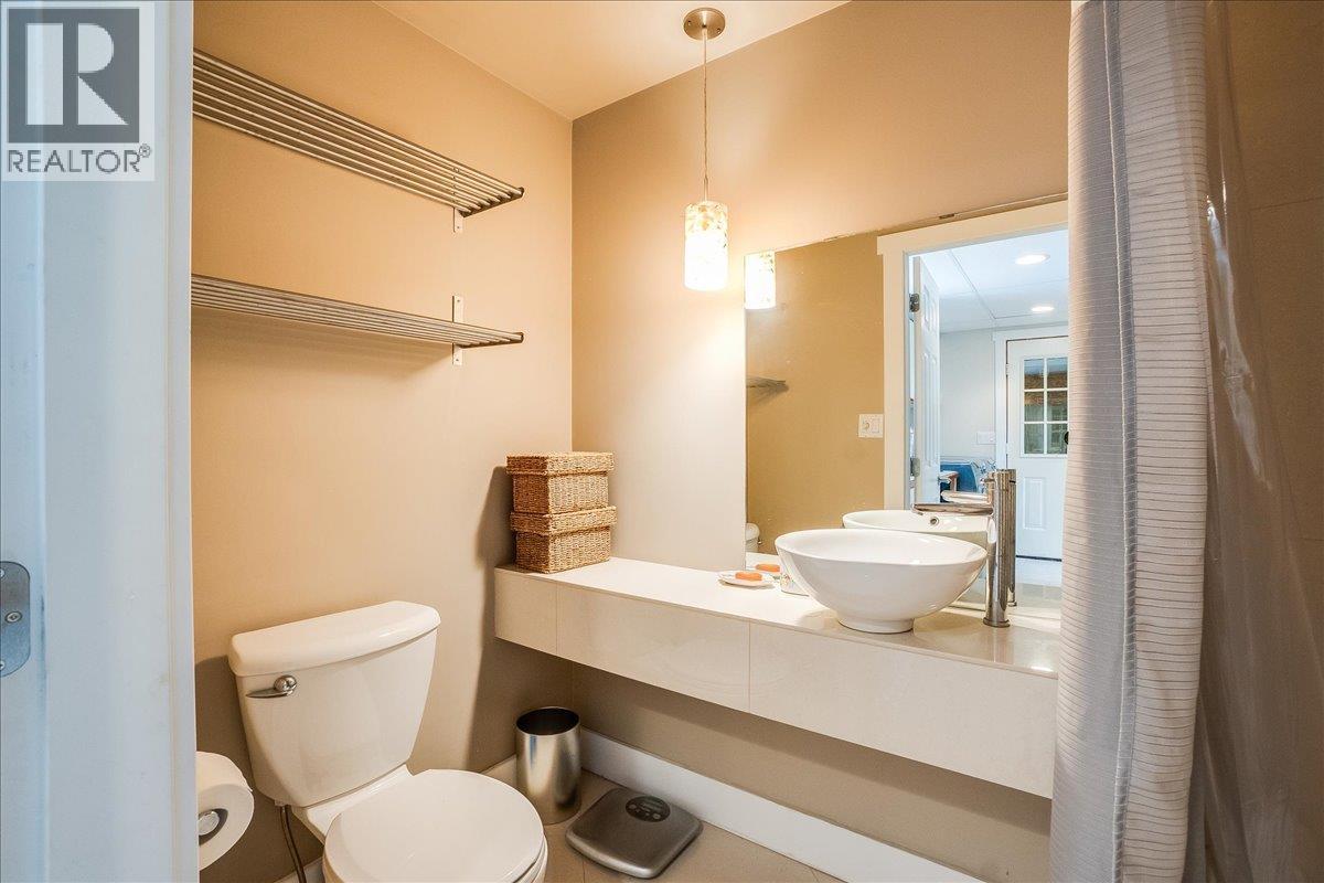 1001 Gilker Street Property Photo 32