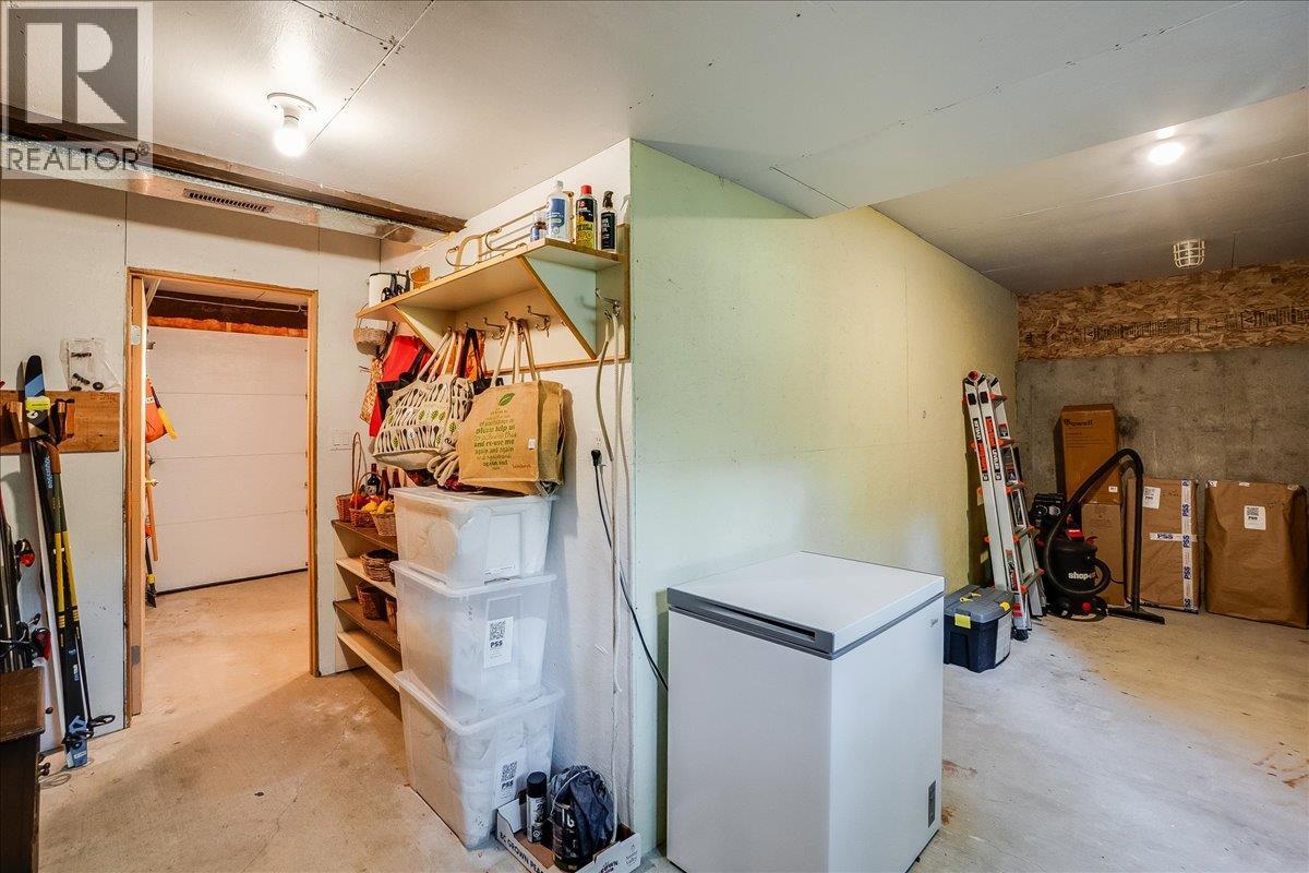 1001 Gilker Street Property Photo 34