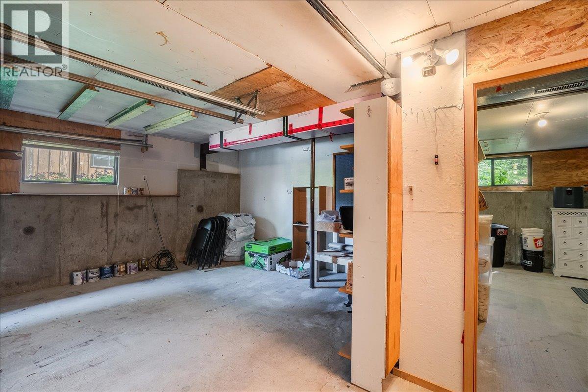 1001 Gilker Street Property Photo 35