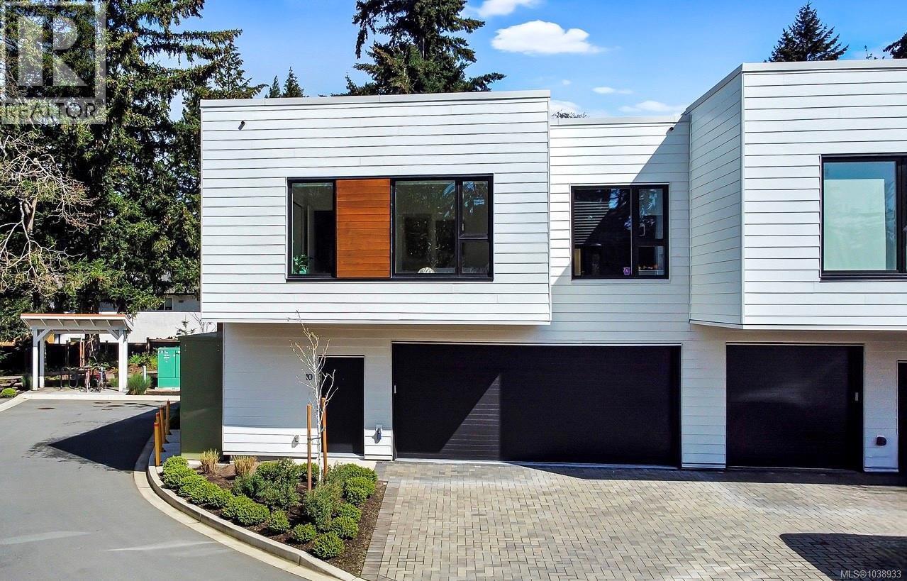 10 2330 Sooke Rd Property Photo 1