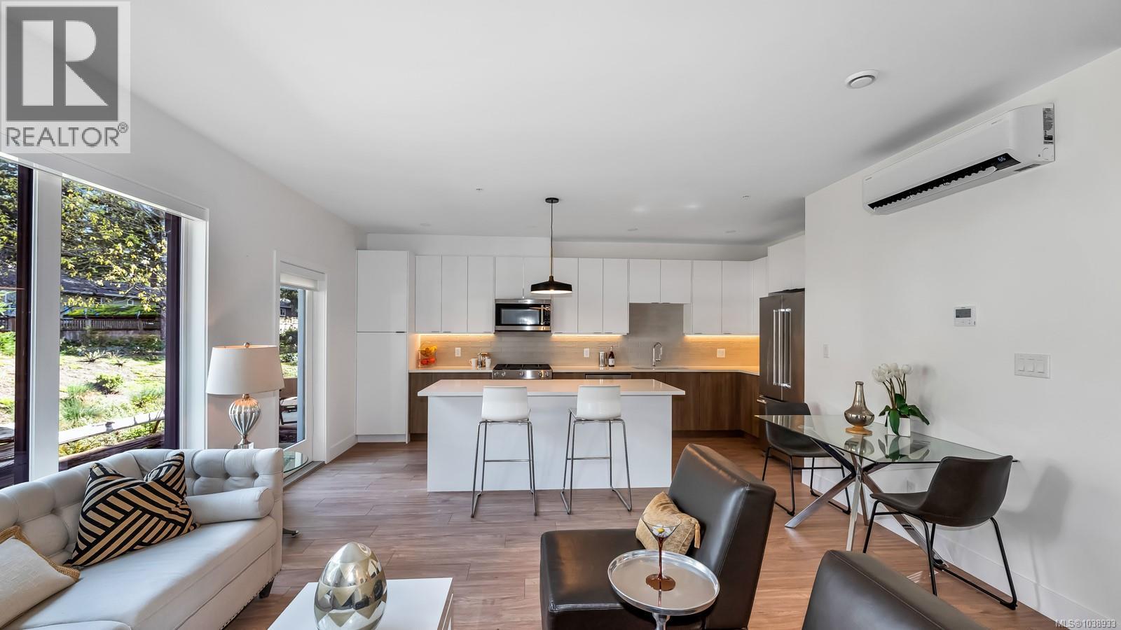 10 2330 Sooke Rd