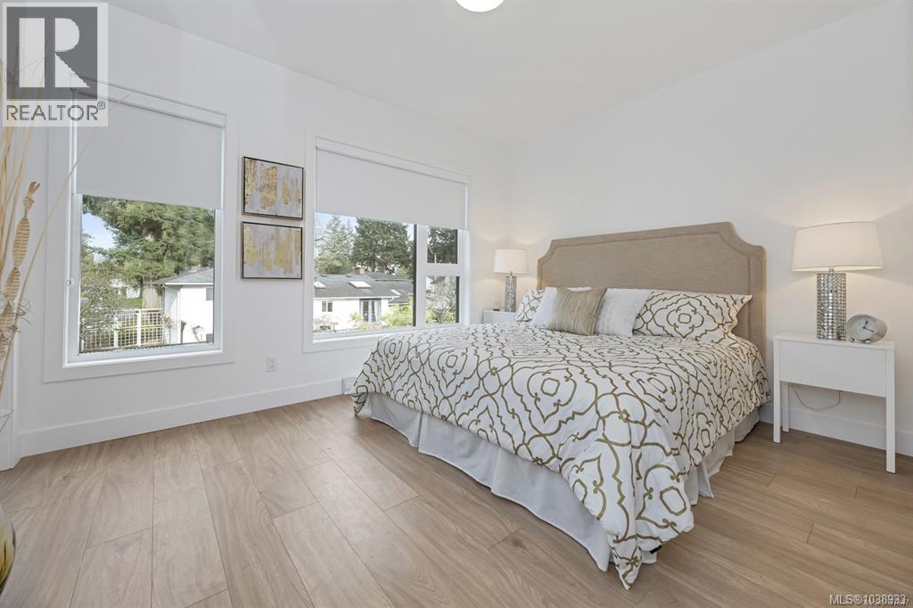 10 2330 Sooke Rd Property Photo 16