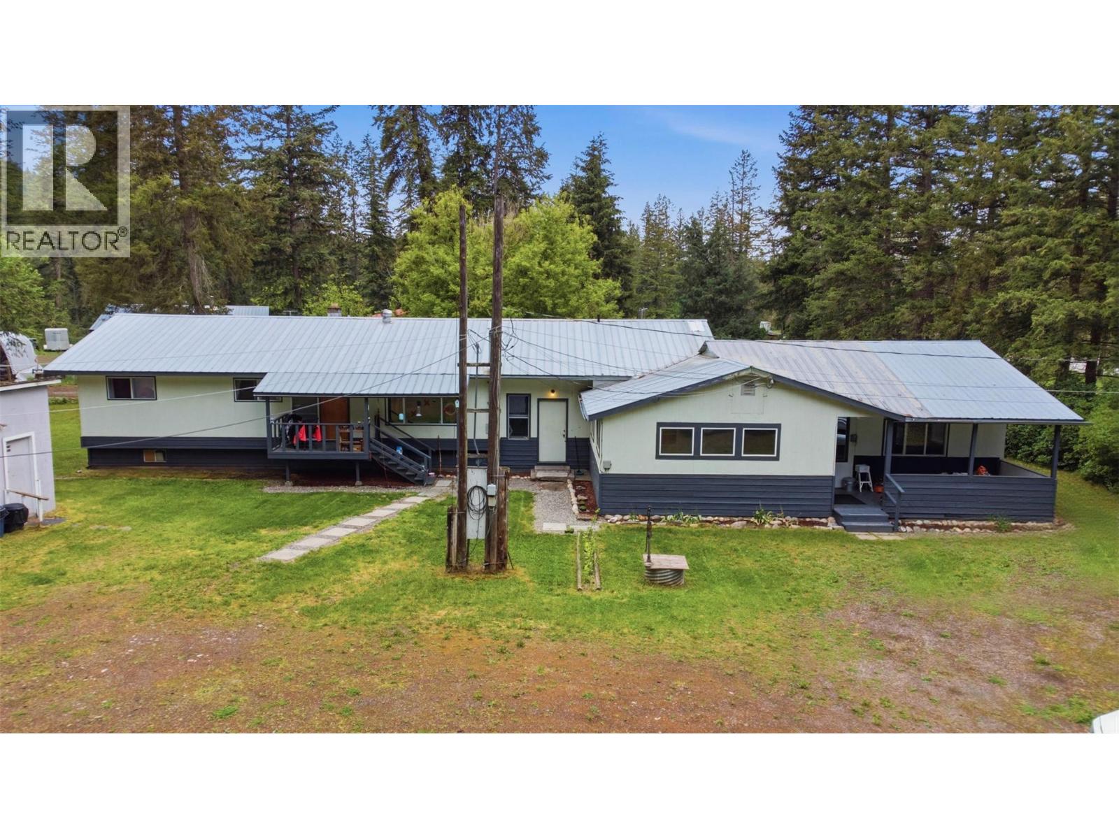 1394 6 Highway Property Photo 1