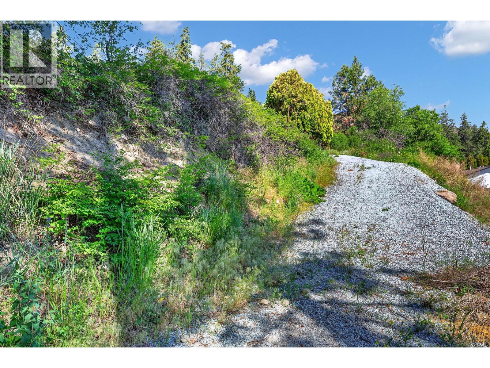 1687 Scott Crescent Property Photo 25
