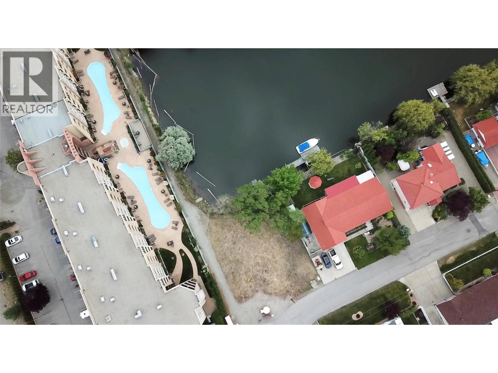 36 Harbour Key Drive Property Photo 3