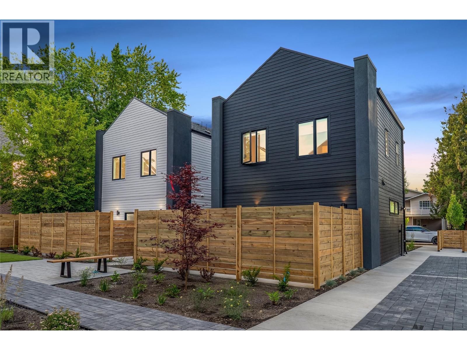921 Borden Avenue Property Photo 19