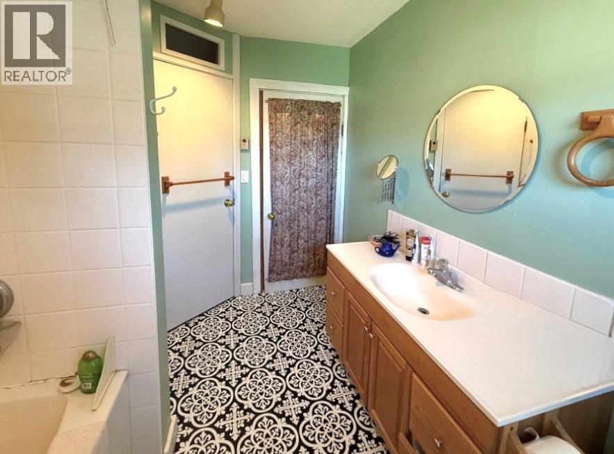 9215 Main Avenue Property Photo 36