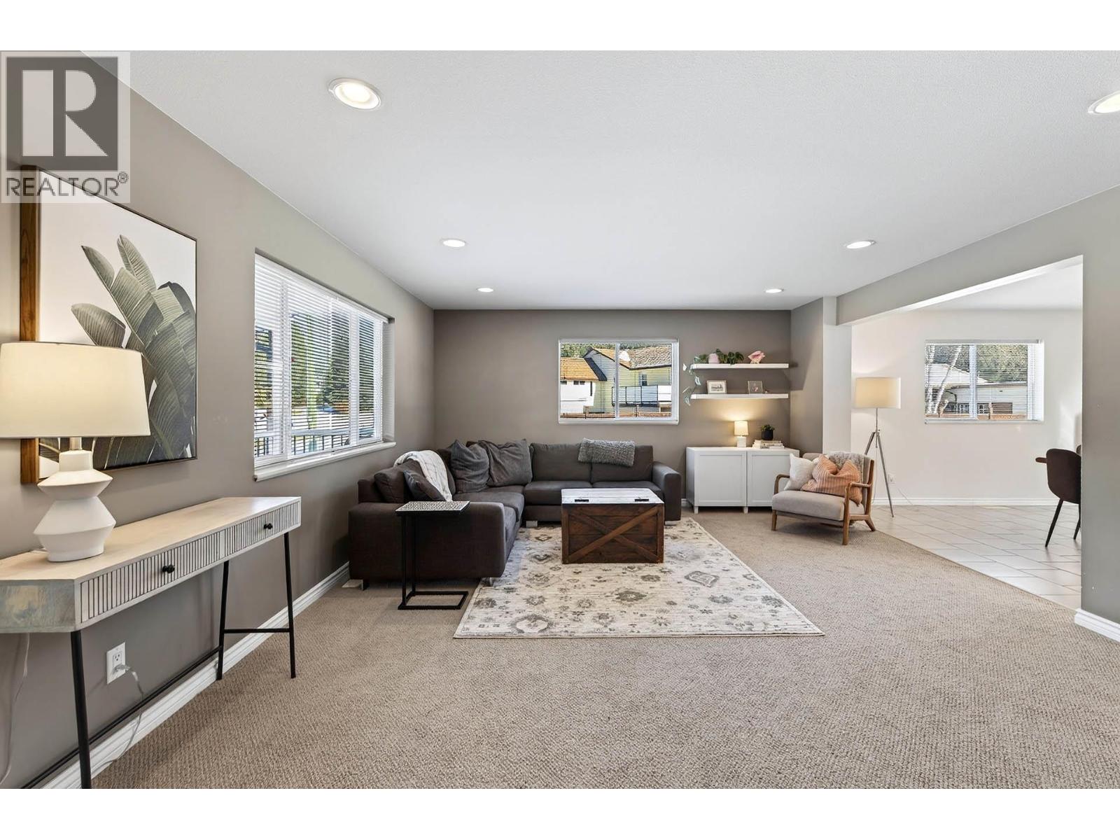 370 Wyndhaven Place Property Photo 14