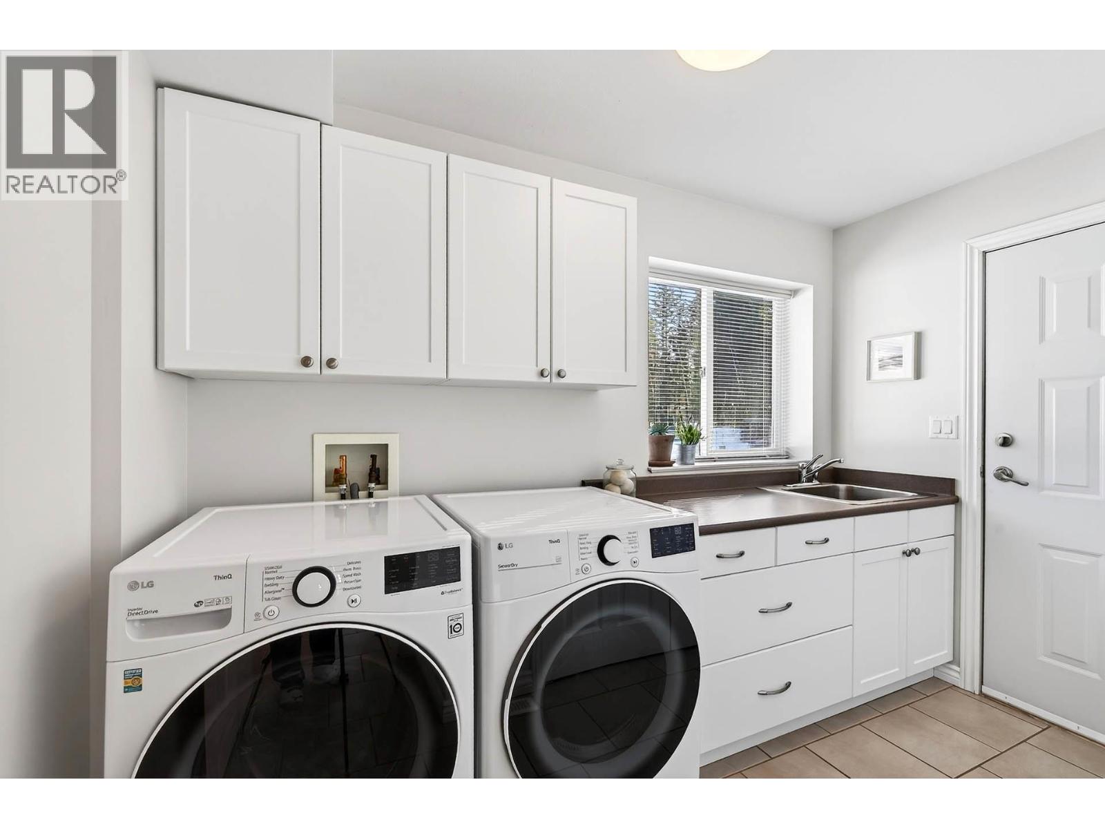 370 Wyndhaven Place Property Photo 18