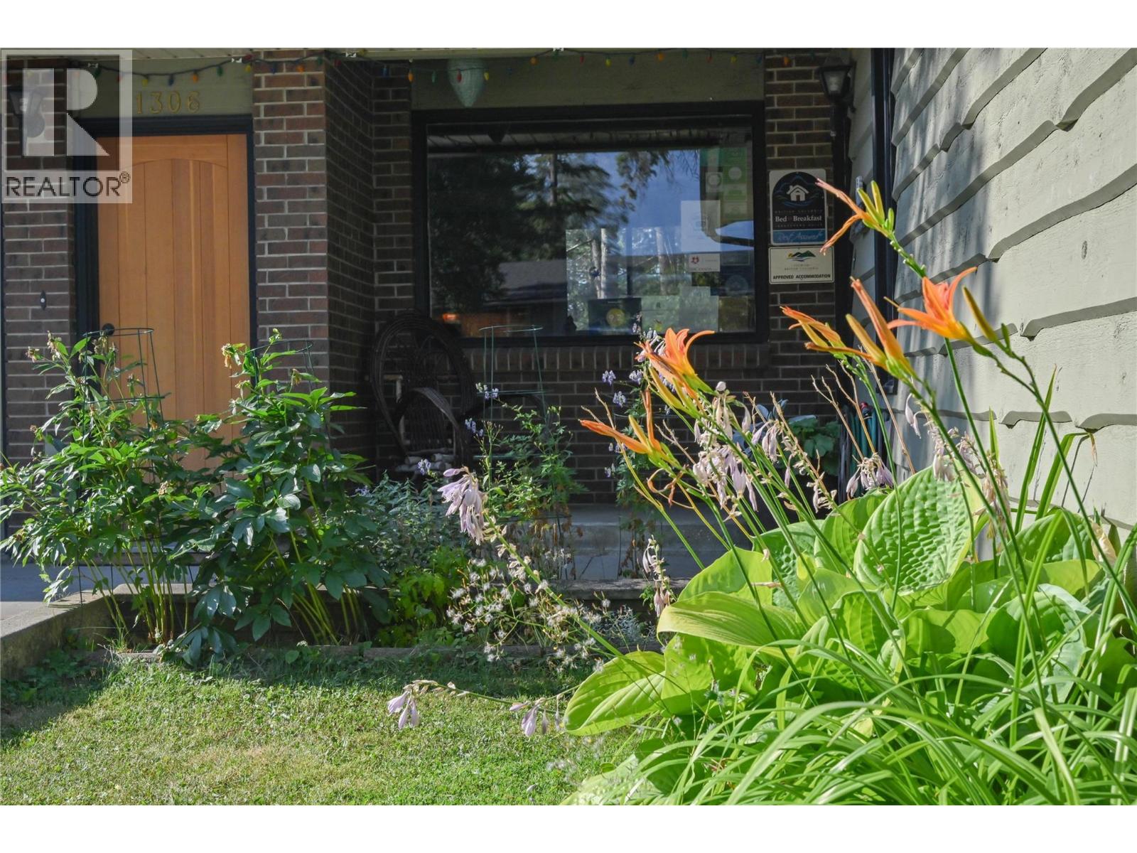 1306 Selkirk Drive Property Photo 3