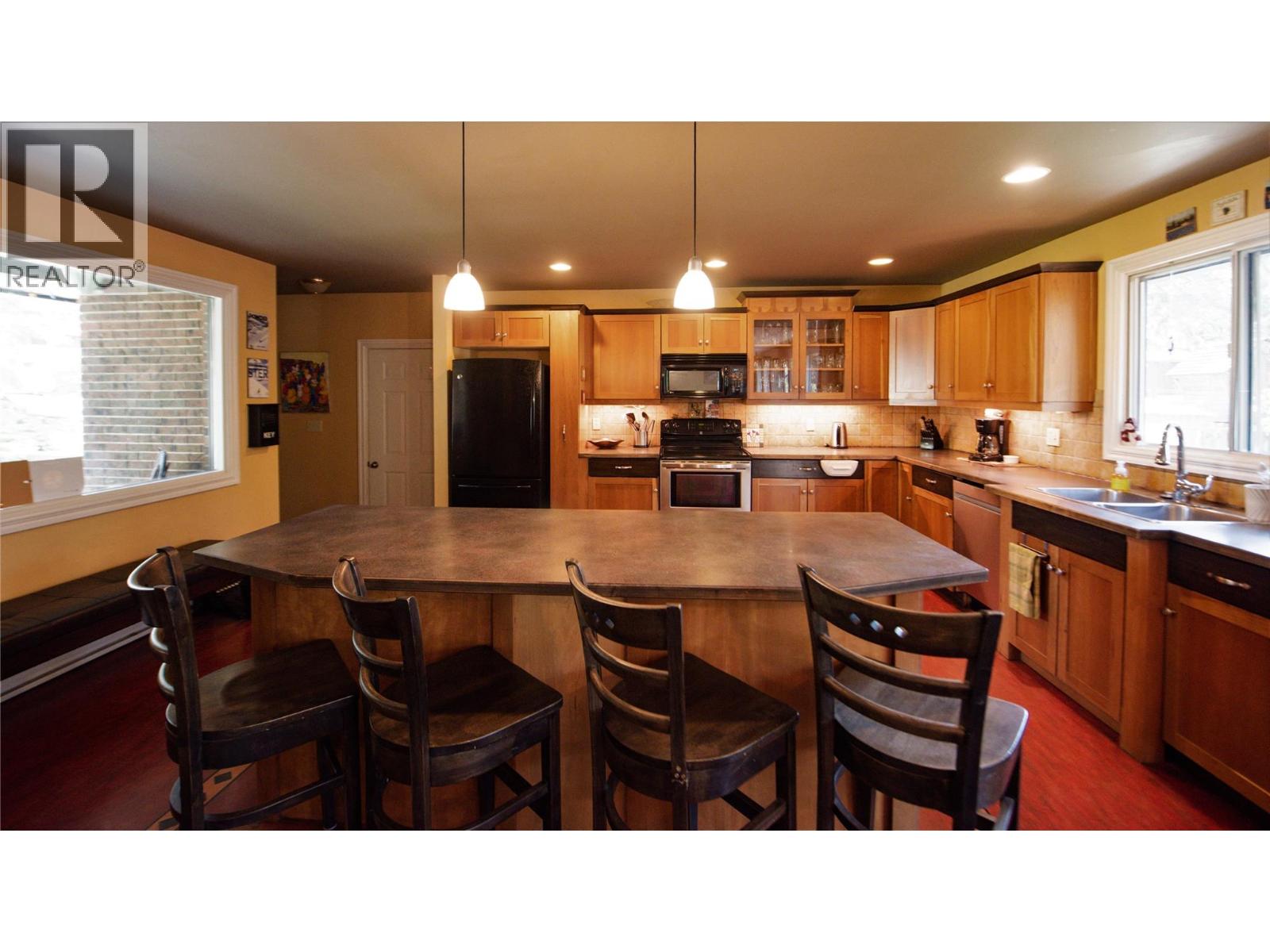 1306 Selkirk Drive Property Photo 8