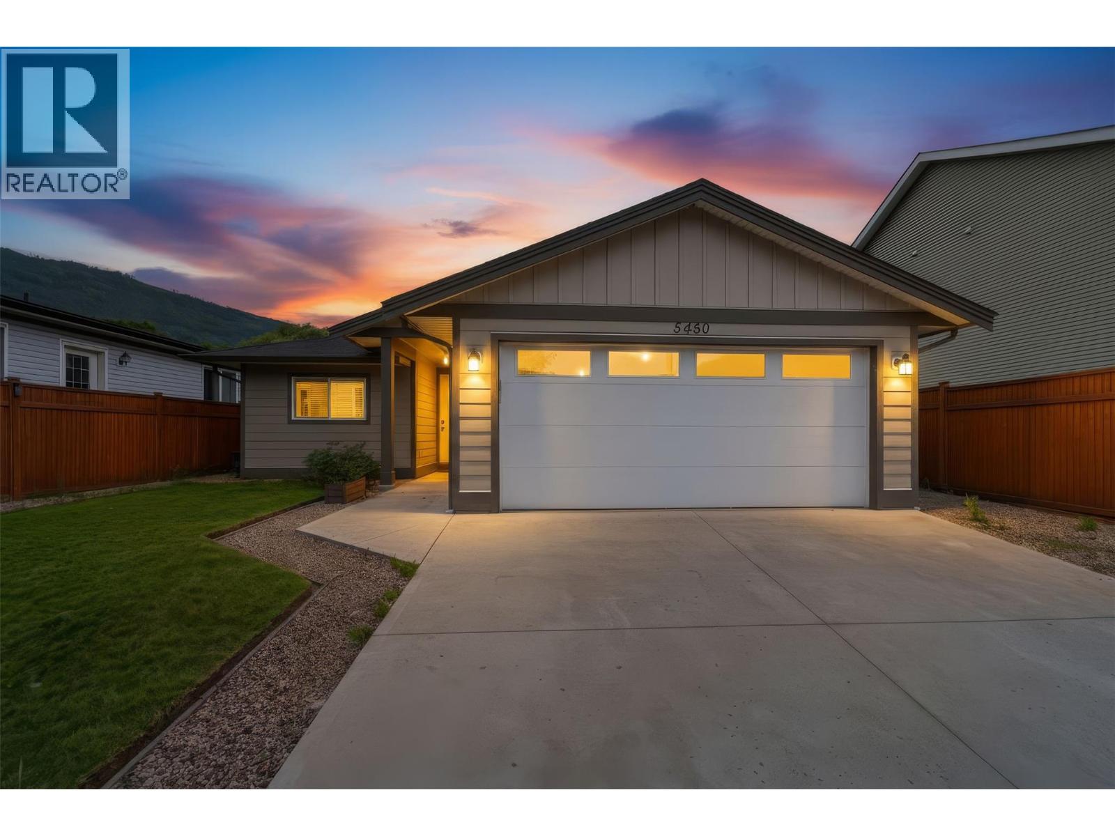 5480 Canoe Beach Drive Ne Property Photo 3