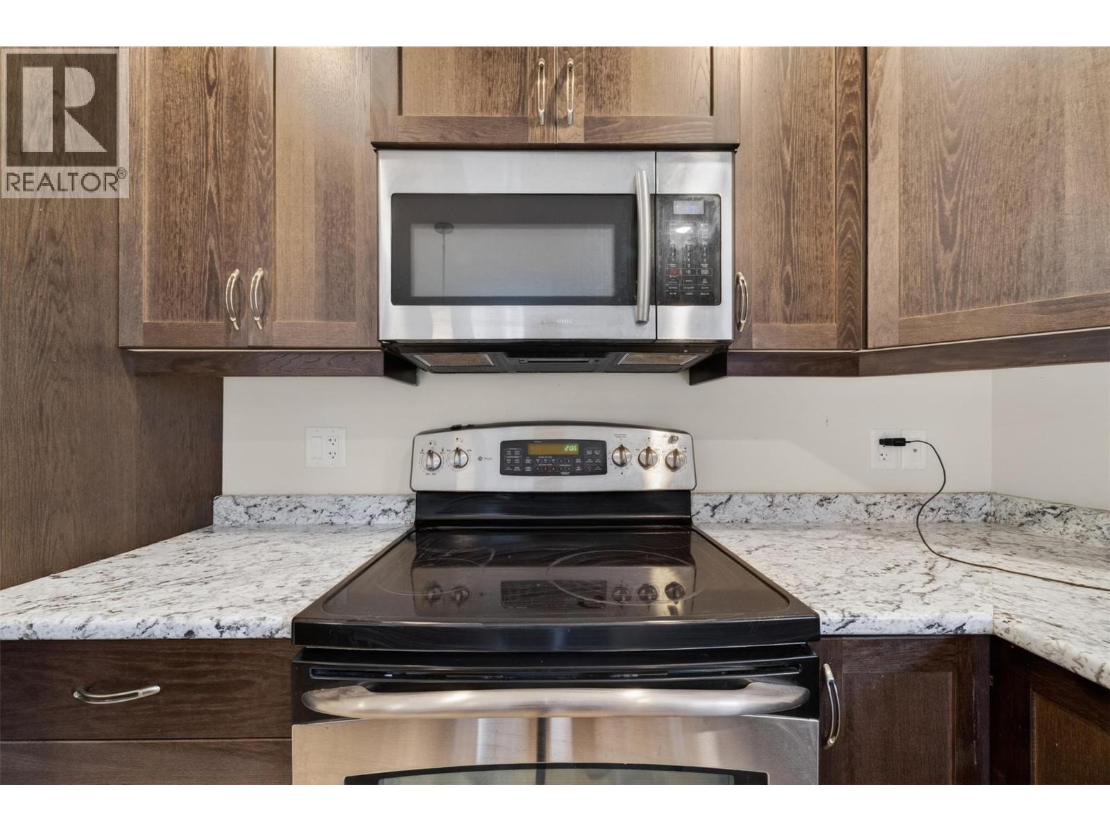 5480 Canoe Beach Drive Ne Property Photo 5