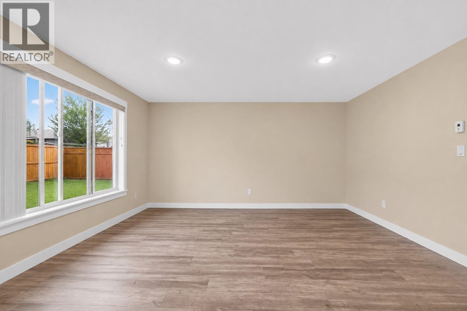 5480 Canoe Beach Drive Ne Property Photo 9