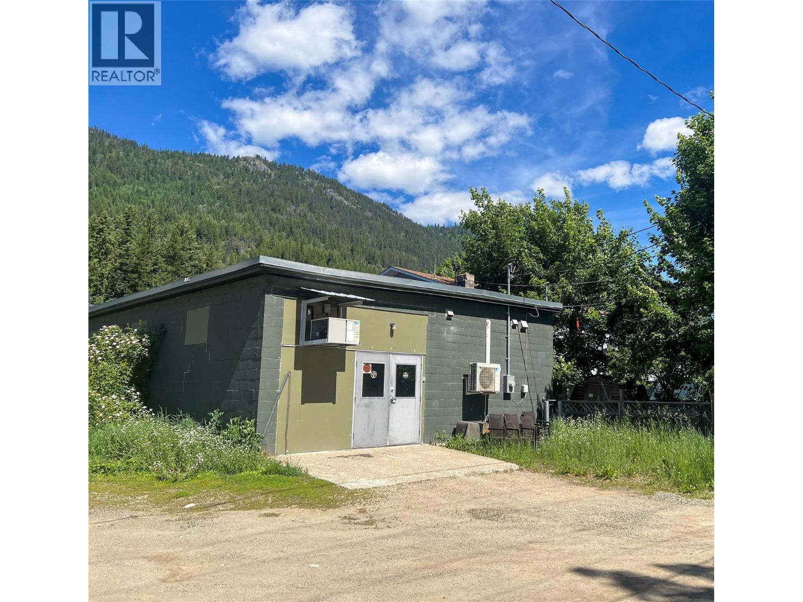 313 Railway Avenue Property Photo 41