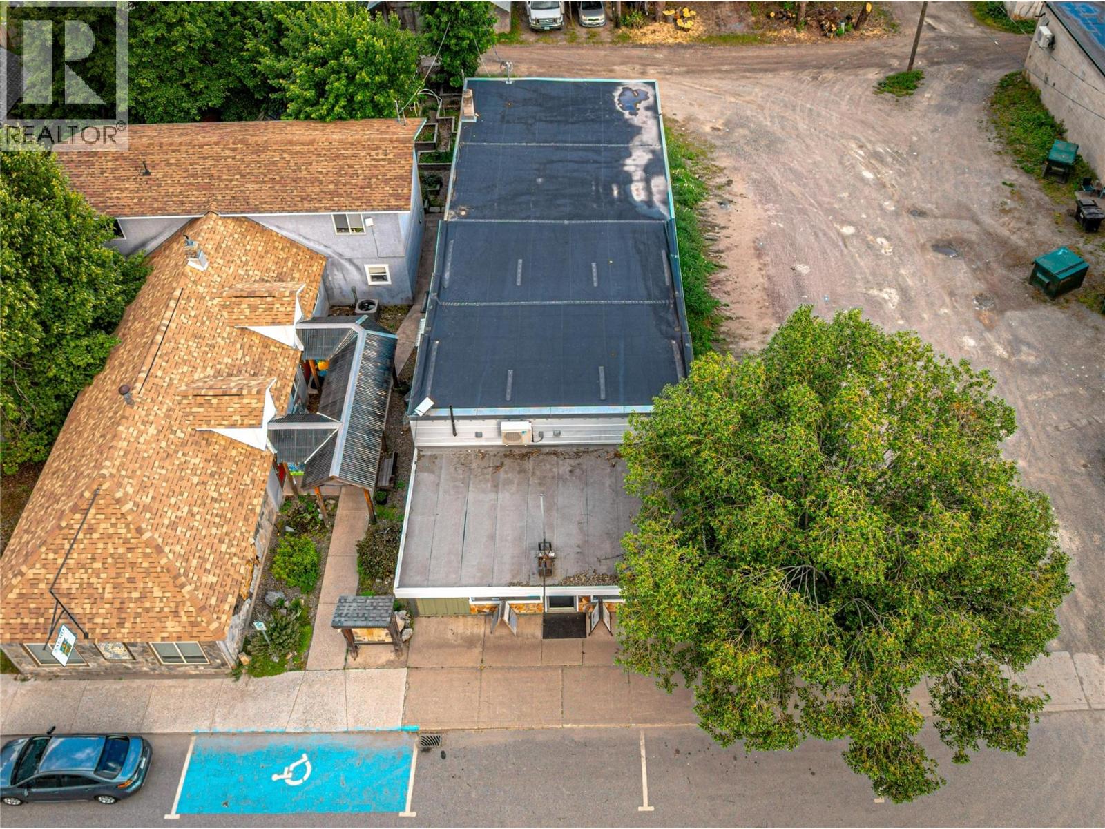 313 Railway Avenue Property Photo 45
