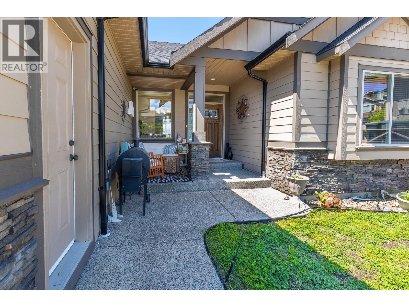 6552 Blackcomb Place Property Photo 3