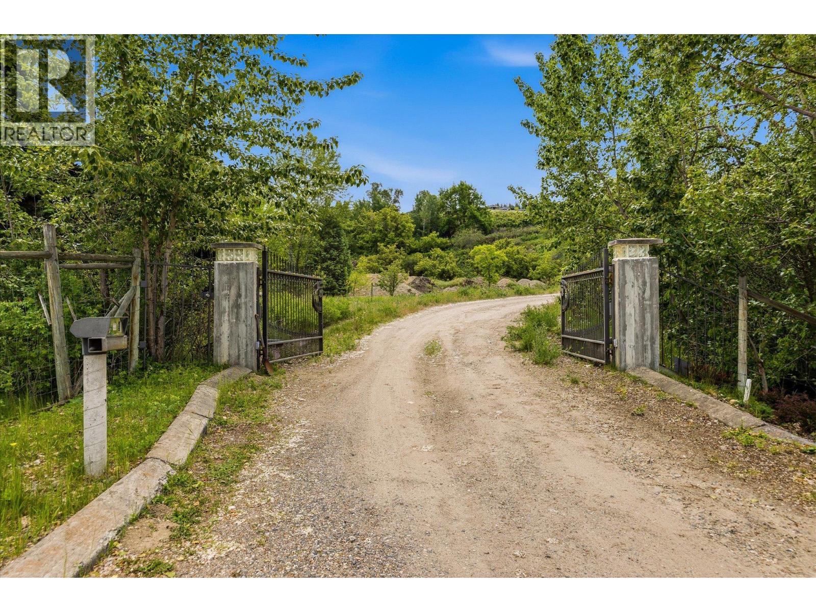 1735 Swainson Road Property Photo 3