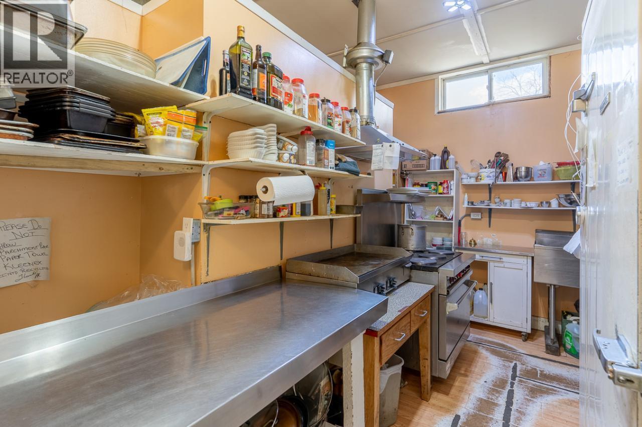 3705 Riverview Avenue Property Photo 9