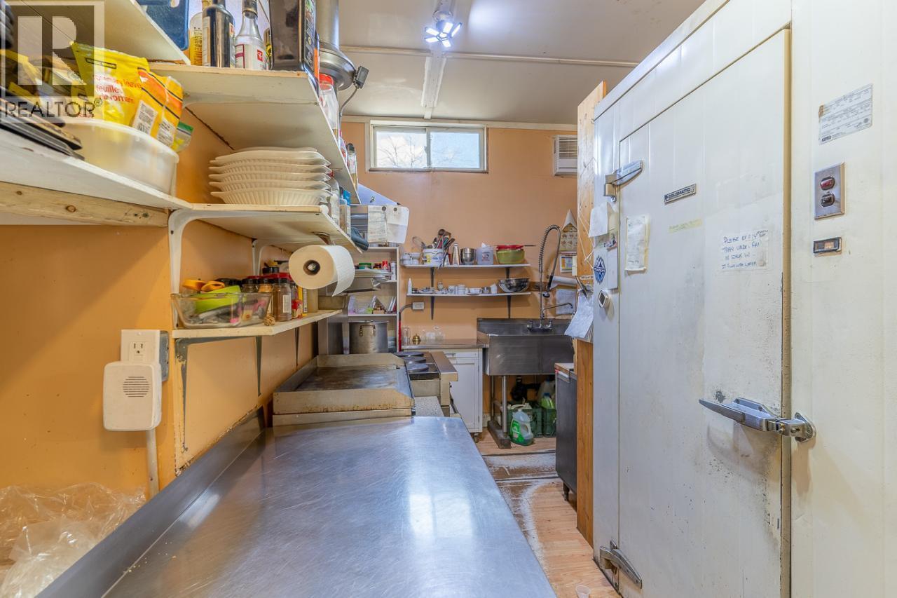 3705 Riverview Avenue Property Photo 10
