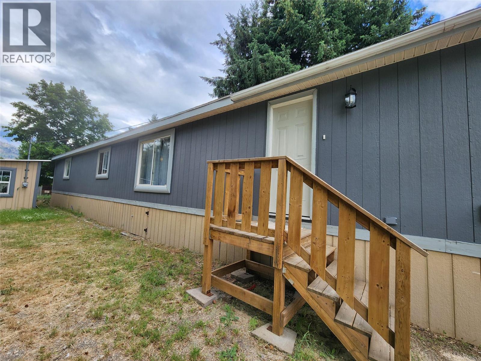 6450 7th Street Property Photo 3