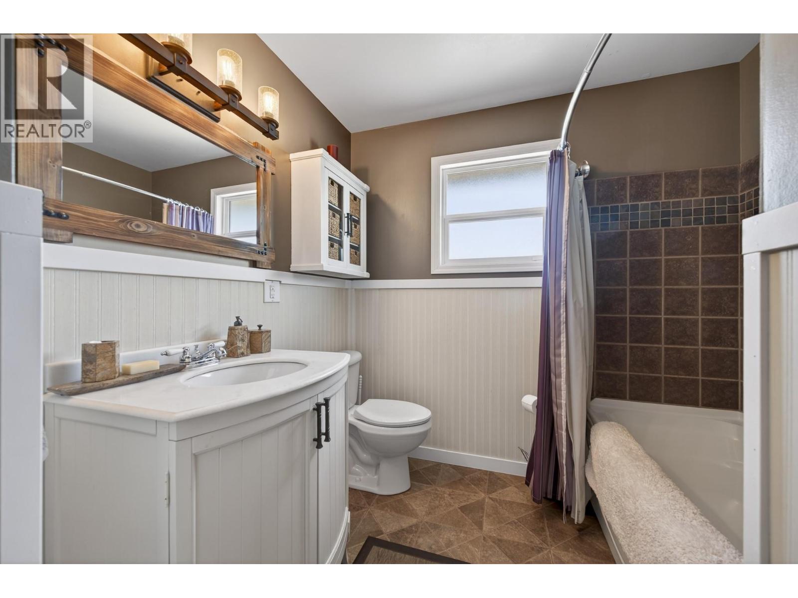 976 Holt Street Property Photo 15