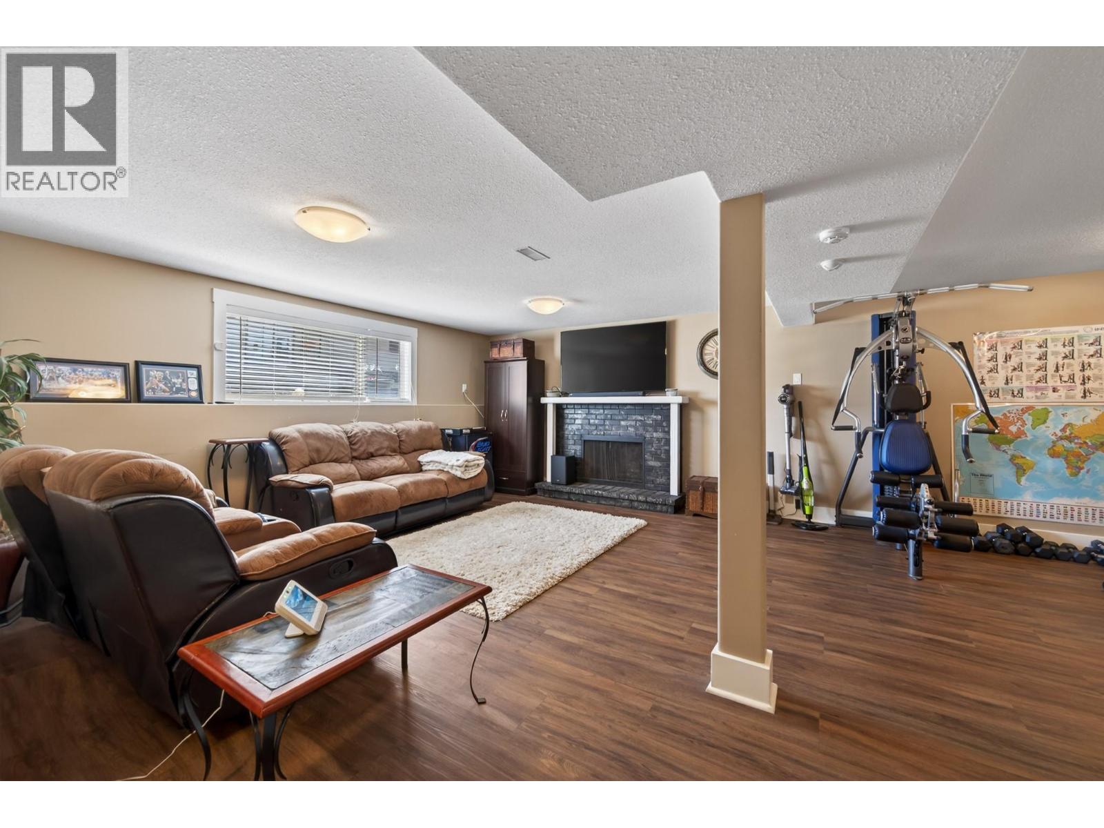 976 Holt Street Property Photo 18