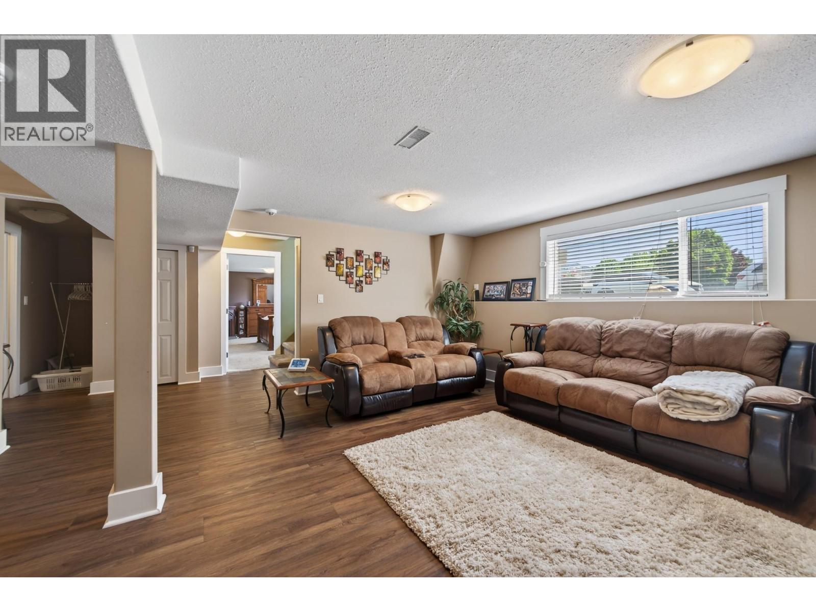 976 Holt Street Property Photo 19