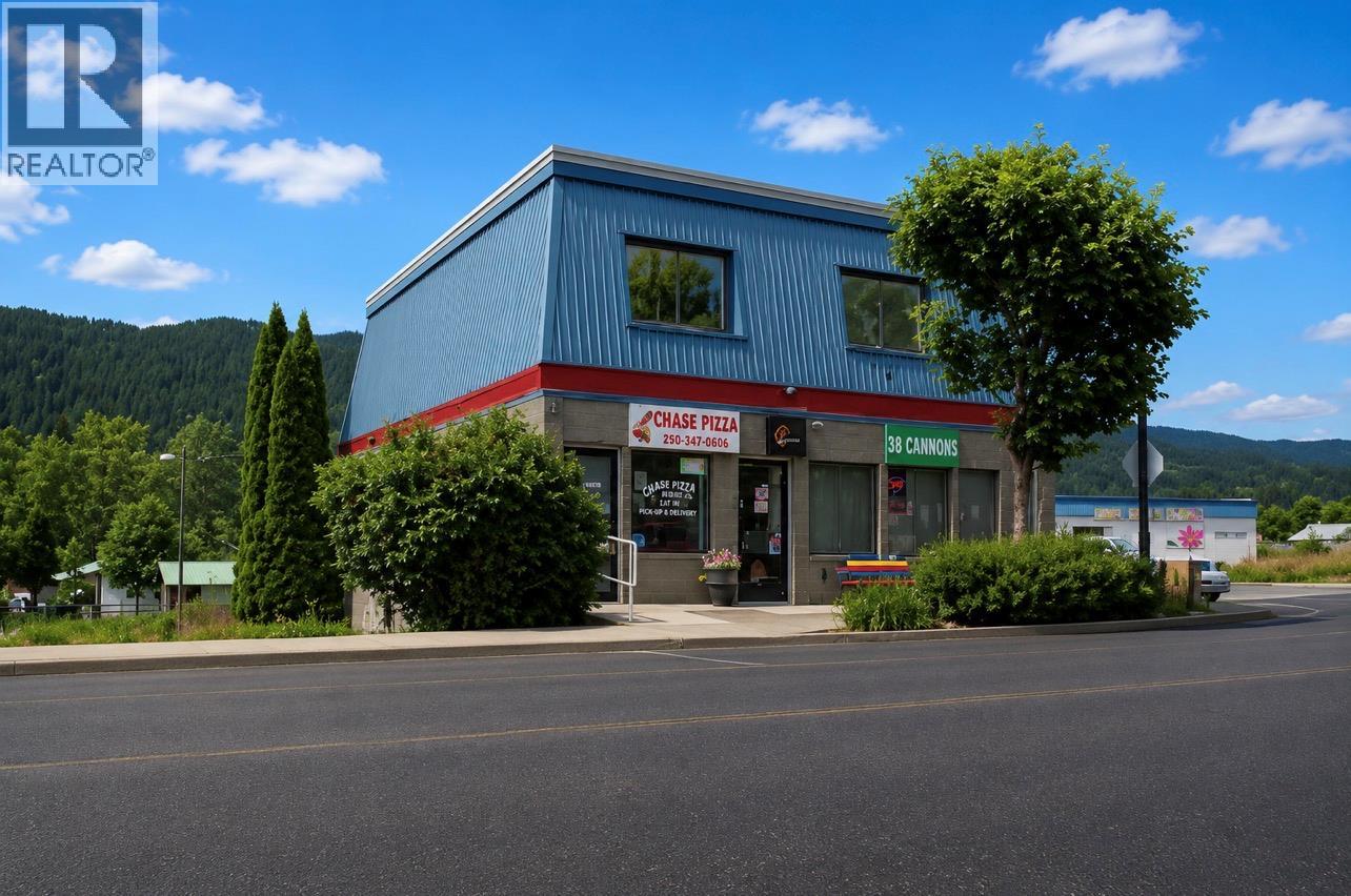 560 Shuswap Avenue Property Photo 1