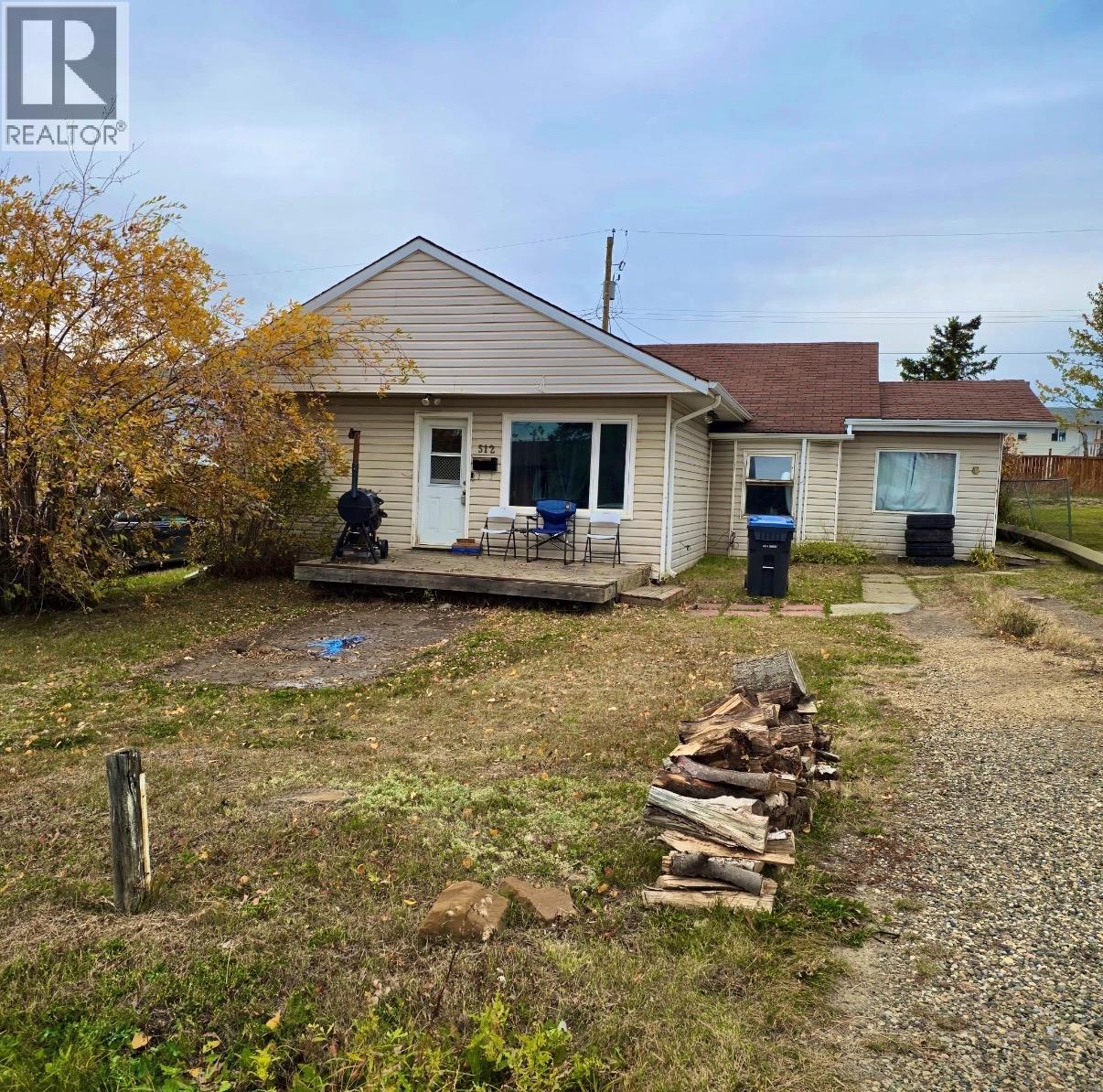 512 97a Avenue Property Photo 1