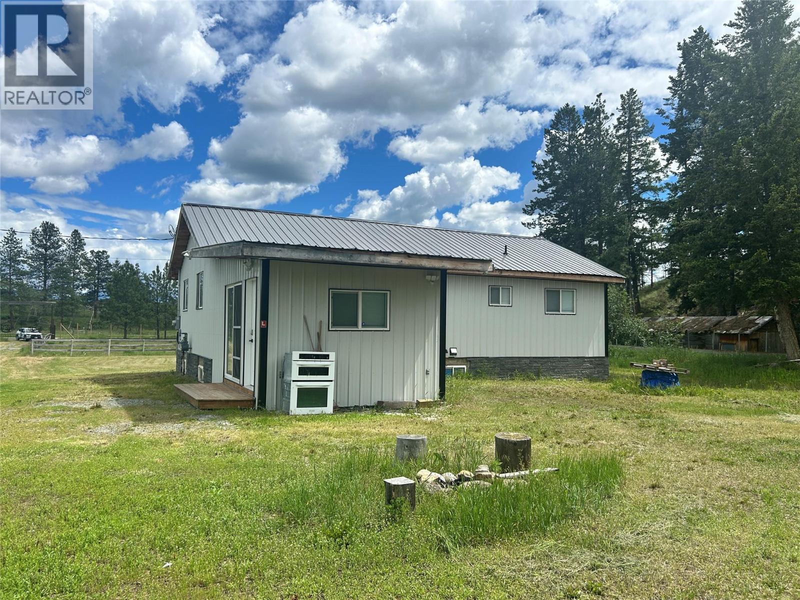 9275 Pighin Road Property Photo 8