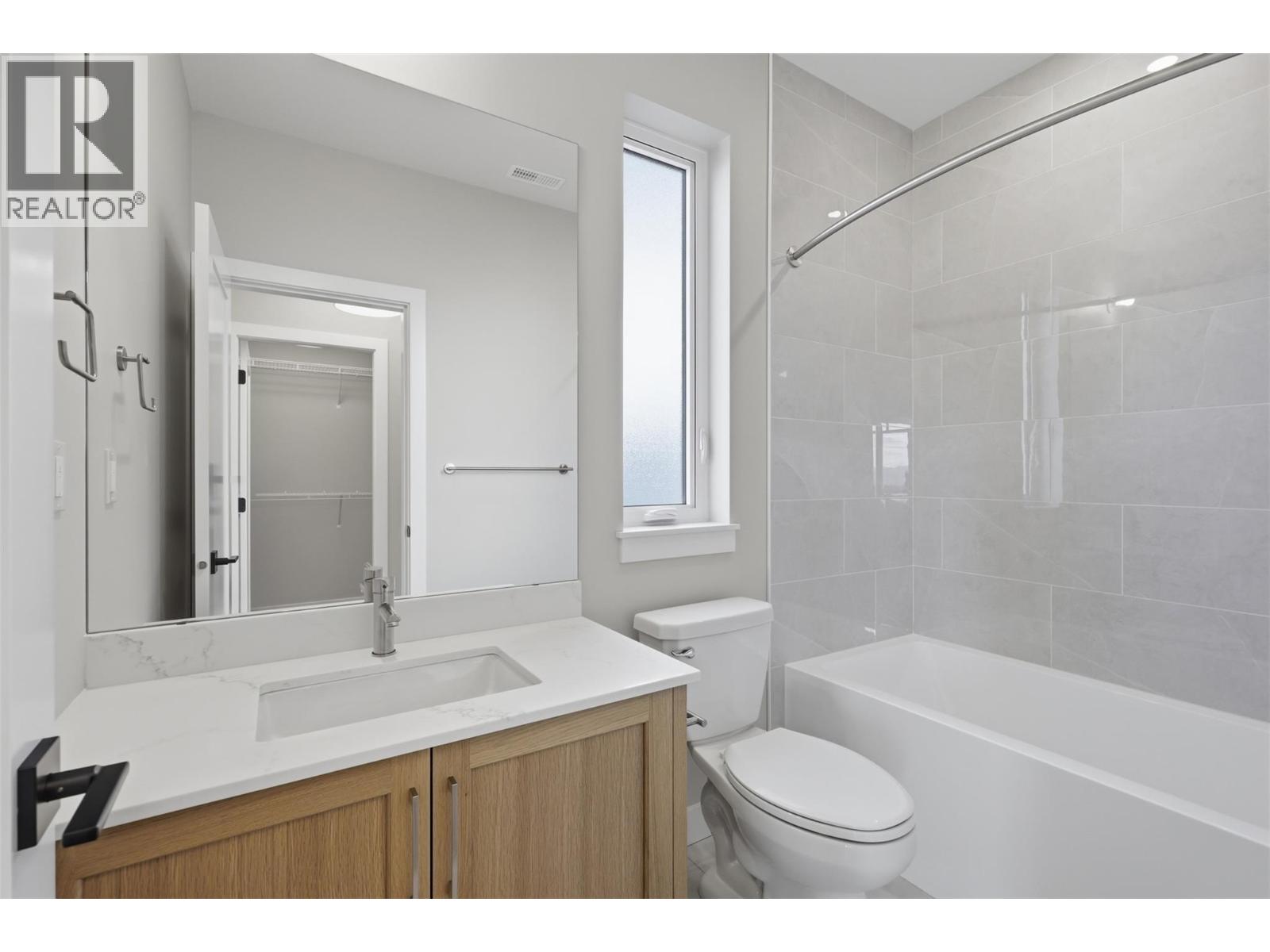 2086 Linfield Drive Property Photo 33
