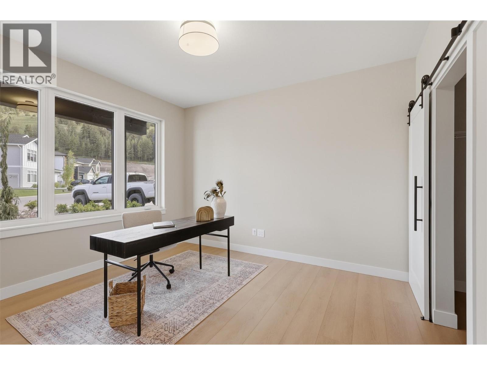 2086 Linfield Drive Property Photo 39