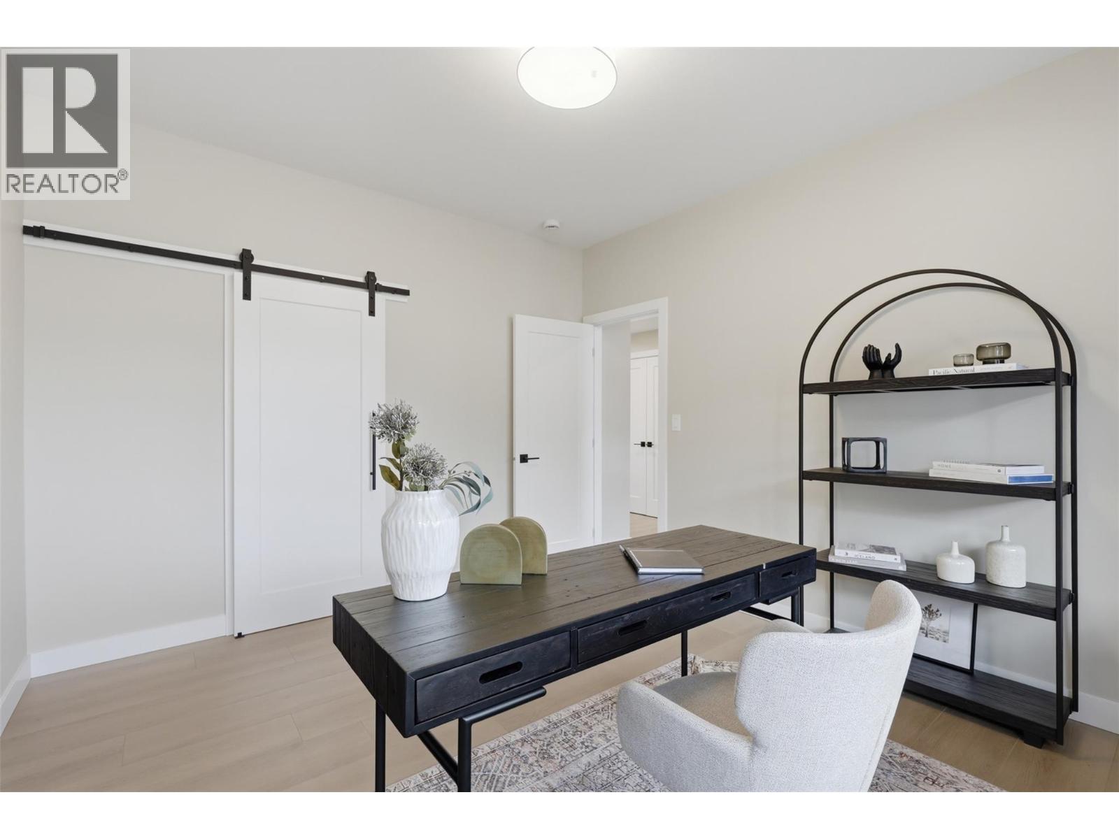 2086 Linfield Drive Property Photo 40